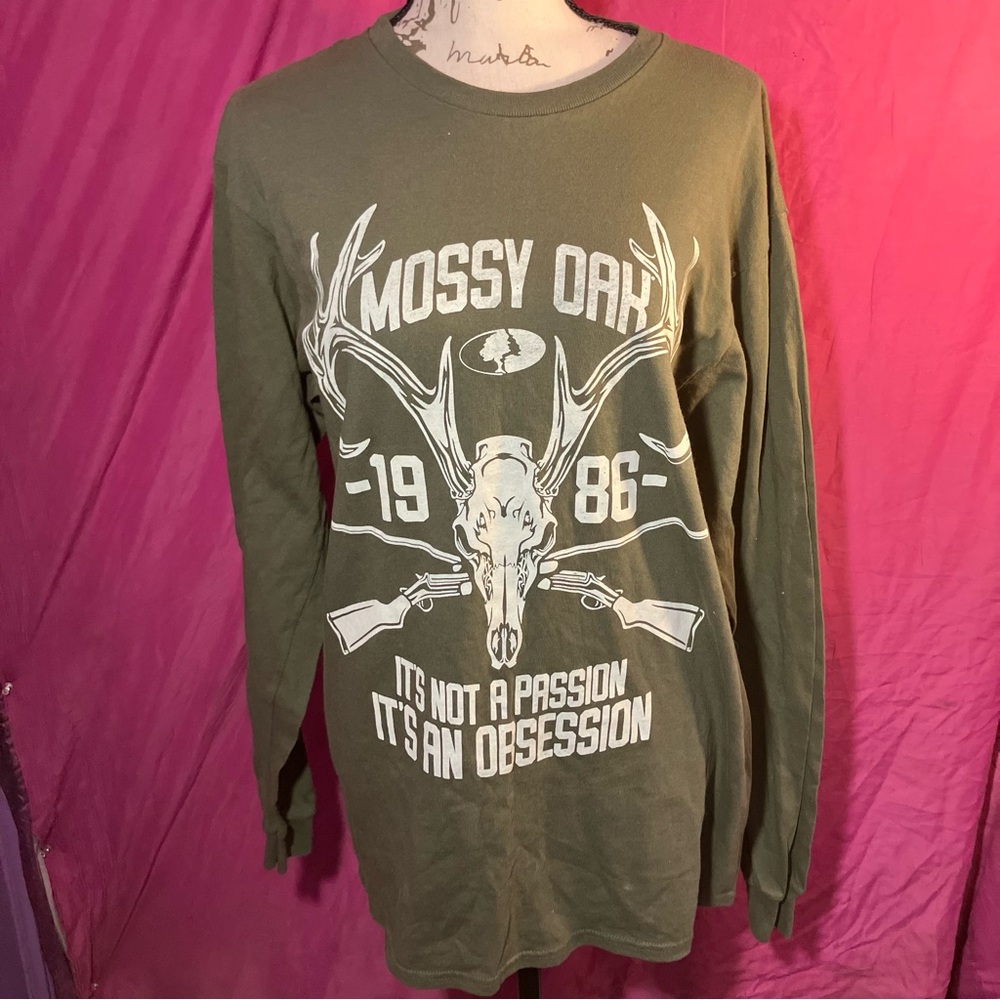 Mossy Oak Olive Graphic Long Sleeve Tee